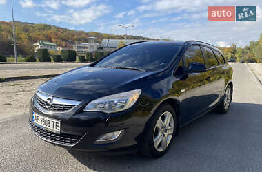 Opel Astra  2011