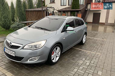 Opel Astra  2011