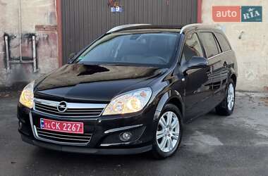 Opel Astra  2010