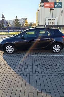 Opel Astra  2010