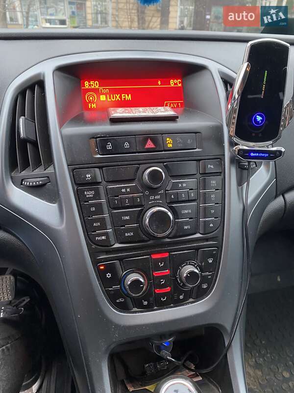 Универсал Opel Astra 2013 в Ивано-Франковске