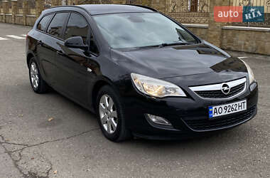 Opel Astra  2011
