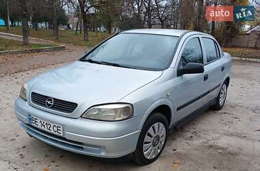 Opel Astra  2004