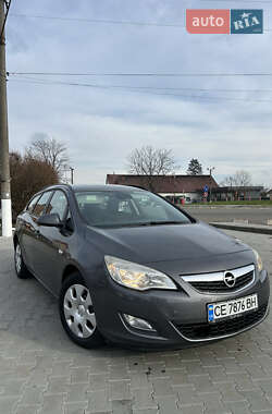 Opel Astra  2011
