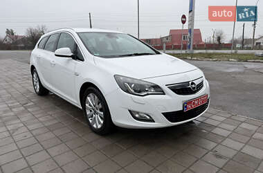 Opel Astra  2011