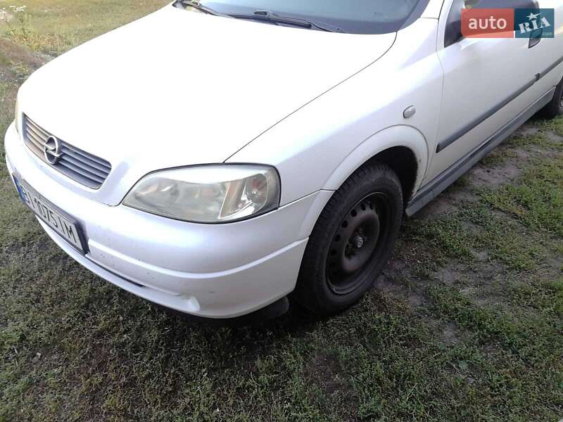 Седан Opel Astra