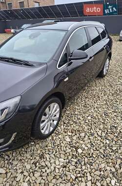 Opel Astra  2012