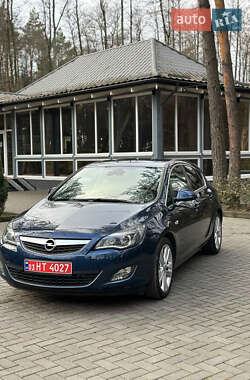 Opel Astra 2011