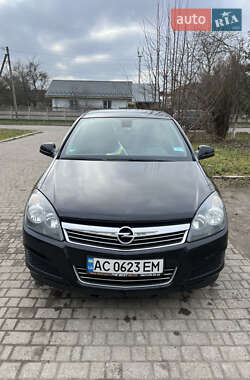 Opel Astra  2010