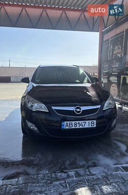 Opel Astra  2011