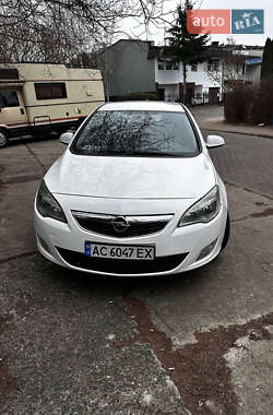 Opel Astra  2010