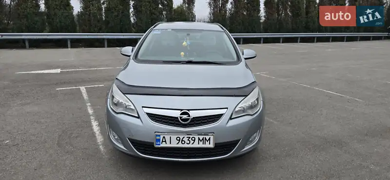 Opel Astra 2012