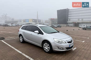 Opel Astra 2011