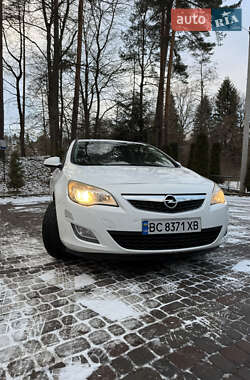 Opel Astra  2011