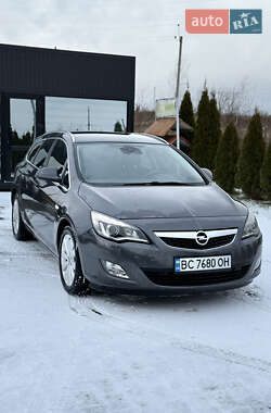 Opel Astra 2011