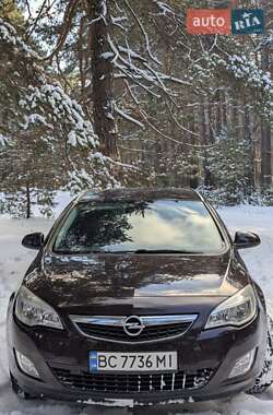 Opel Astra  2011