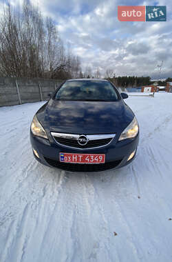 Opel Astra  2010
