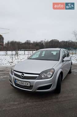 Opel Astra  2010