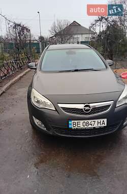 Opel Astra  2011