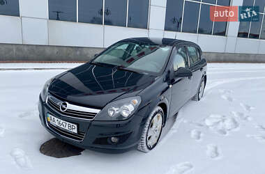 Opel Astra  2012