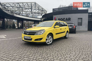 Opel Astra  2010