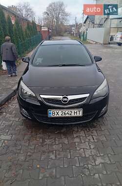 Opel Astra  2011