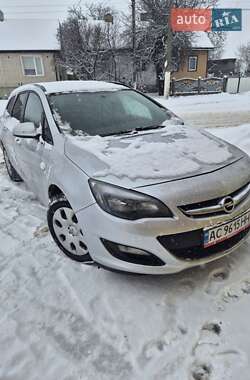 Opel Astra  2012