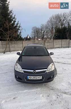 Opel Astra  2010