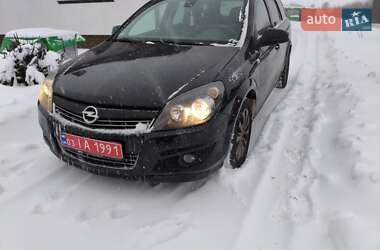 Opel Astra  2010