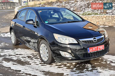 Opel Astra  2010