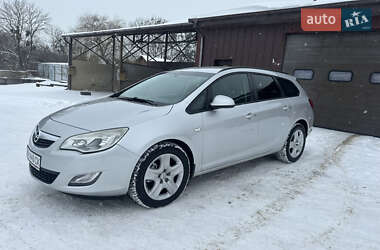 Opel Astra  2011