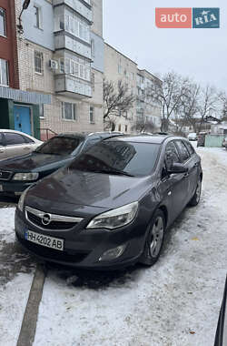 Opel Astra  2011