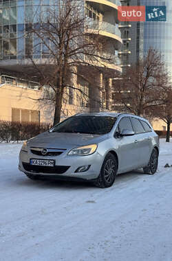 Opel Astra  2012