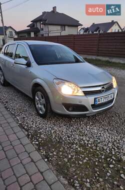 Opel Astra  2014