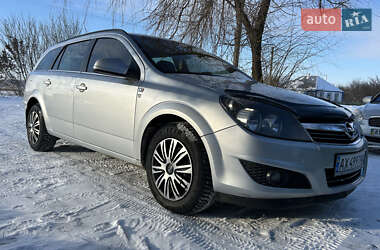 Opel Astra  2010