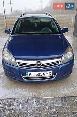 Opel Astra  2011