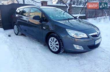 Opel Astra 2011