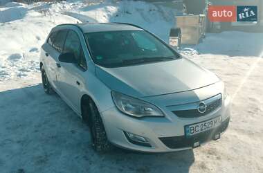 Opel Astra  2011