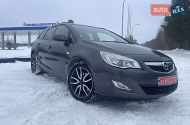 Opel Astra  2012