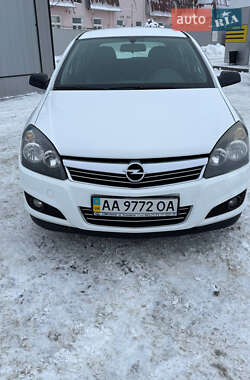 Opel Astra  2013