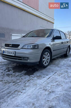 Opel Astra  2008