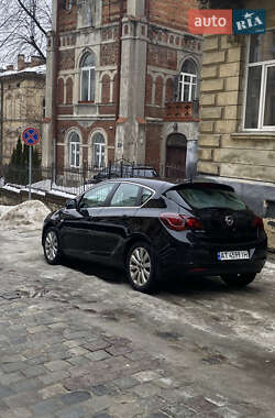 Opel Astra  2010