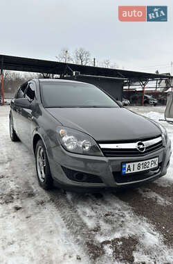 Opel Astra  2012