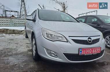 Opel Astra  2011