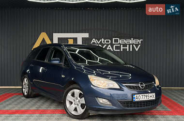 Opel Astra  2010