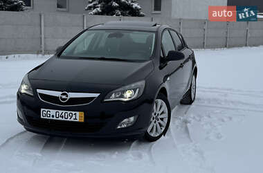 Opel Astra 2011