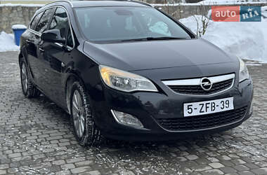 Opel Astra 2012