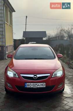 Opel Astra  2010