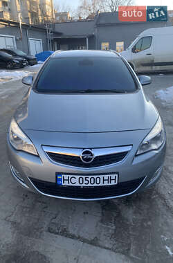 Opel Astra  2011