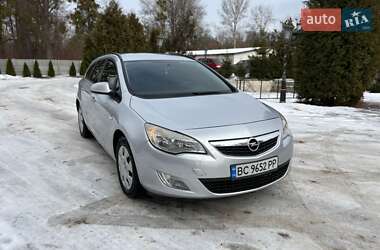 Opel Astra  2011